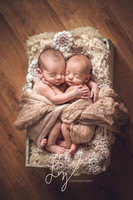 Twin newborn photos. Suffolk, Essex, London newborn twin baby photos.